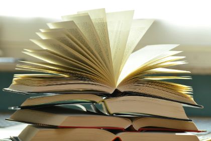 Ciclo di incontri con scrittori locali Ciclo di incontri con scrittori locali